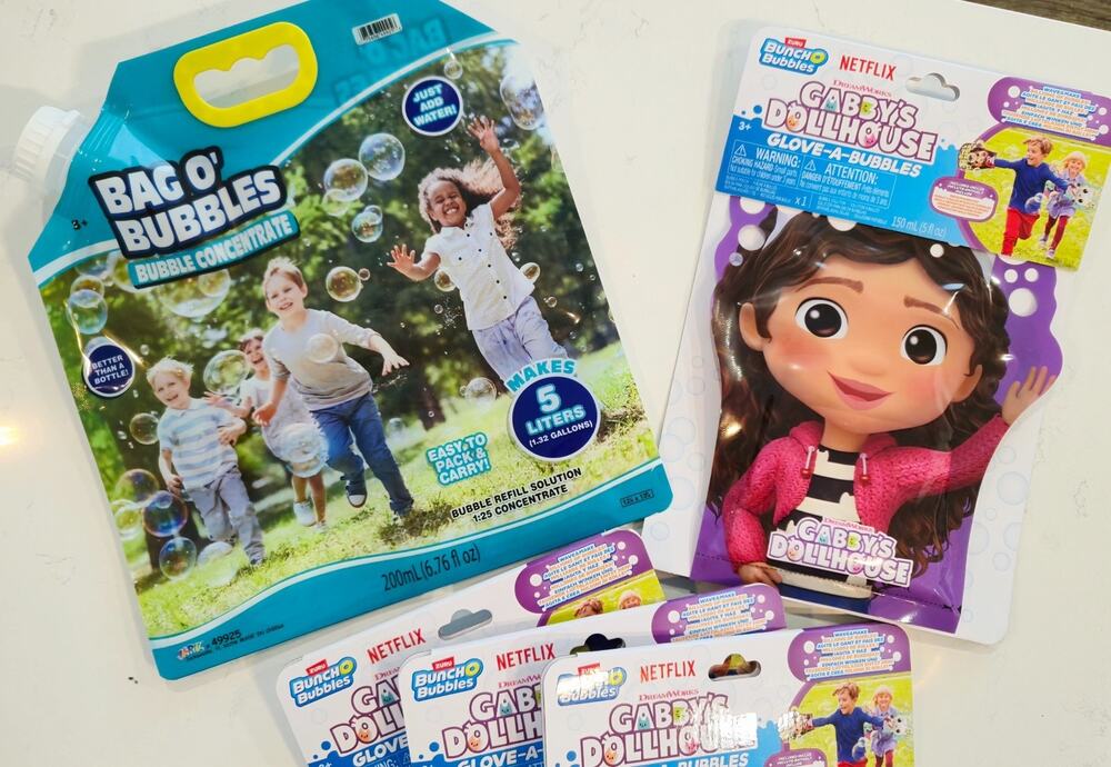 Bag O’ Bubbles- Bubble Concentrate Makes 5L + 4 Gabbys Dollhouse Bubble Gloves